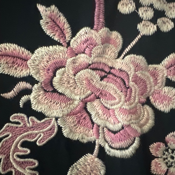 Johnny was embroidered dress - Picture 3 of 3